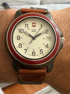 Vintage Victorinox Swiss Army "Marlboro Adventure Team" Field Watch 39mm Men’s